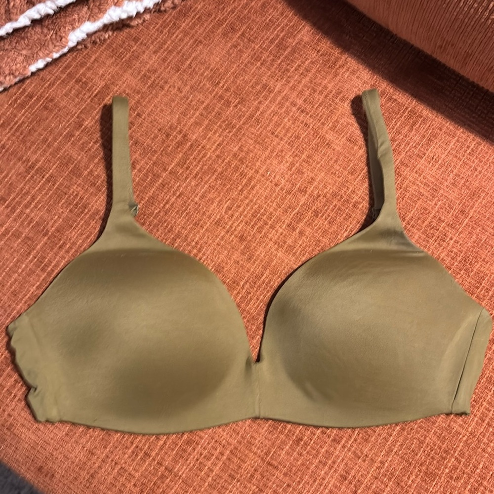Victoria's Secret olive Green Seamless Bra with Adjustable Straps